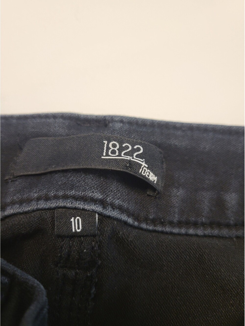 1822 Denim Women's Size 10 Black Straight Leg Jeans